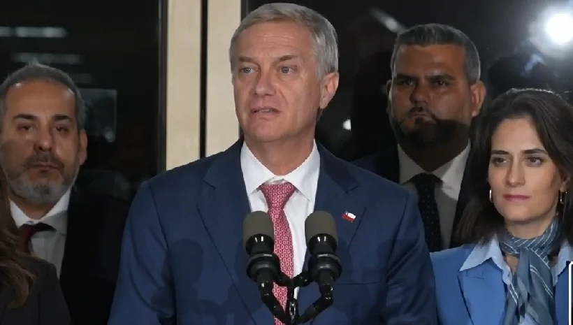 Presidente Kast reiteró respaldo a su gabinete tras críticas por humedales y Junaeb: "Es un gobierno que se está instalando"  